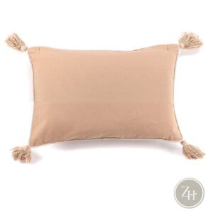 Cojín terracota claro borlas 30×50 COCO